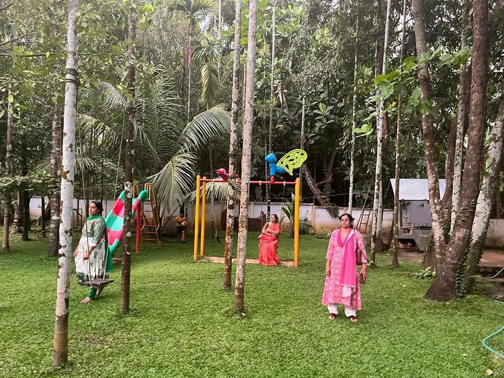 Cijo'S Hut And Tree House Hotel Thrissur